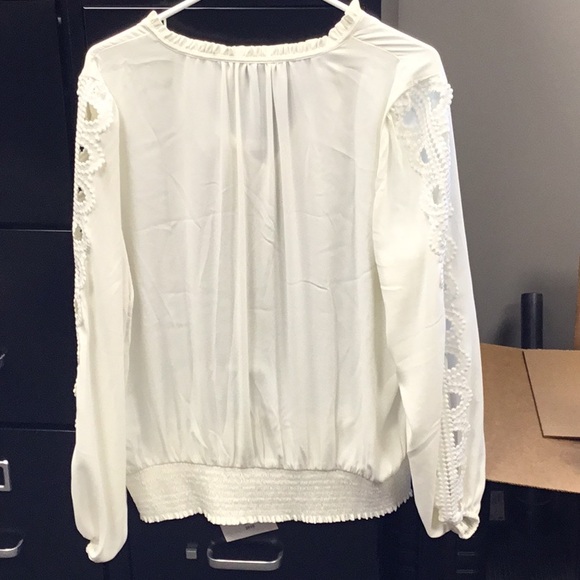 Elegant White Blouse with Crochet Sleeves - Picture 3 of 5